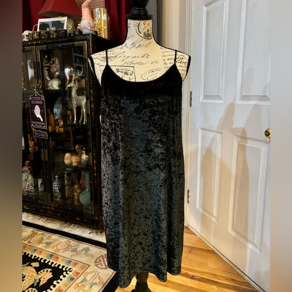 Y2K Victoria’s Secret Crush Velvet Slip Dress